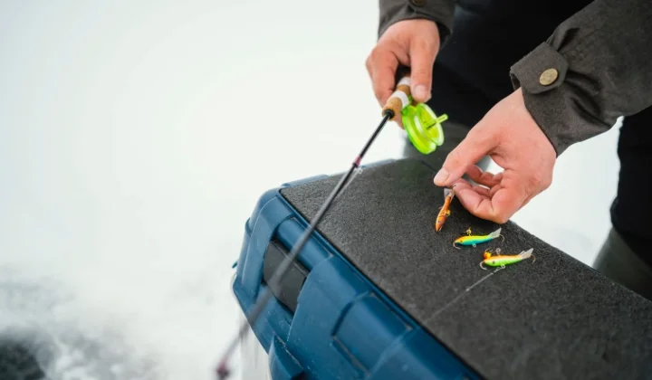 Villa Lehtoniemi pilkkiminen Oulujärven rannalla