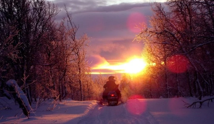 Villa Lehtoniemi moottorikelkkailu